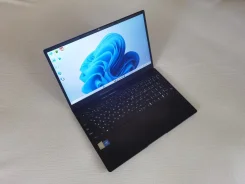 Frbby. 15.6", 2����, ��� 8 ��, ���� 256���, WiFi: 1, Bluetooth: 1, ����������� �� 4��. ����