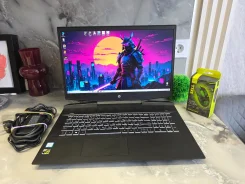 HP. 17.3", ��� 16 ��, ���� 512���, WiFi: 1, Bluetooth: 1, ����������� �� 2��. ����