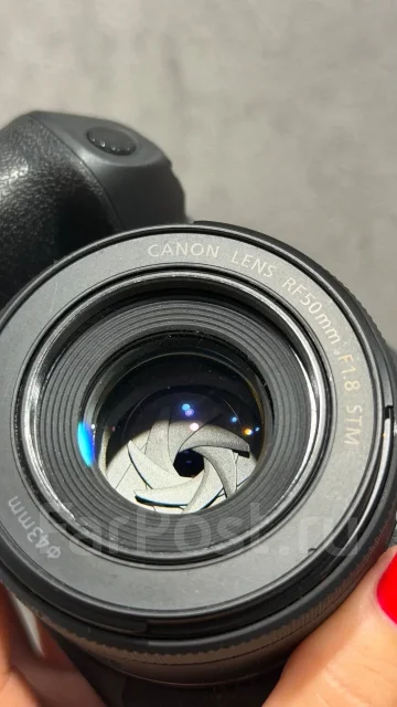 Canon EOS R8 Body ����