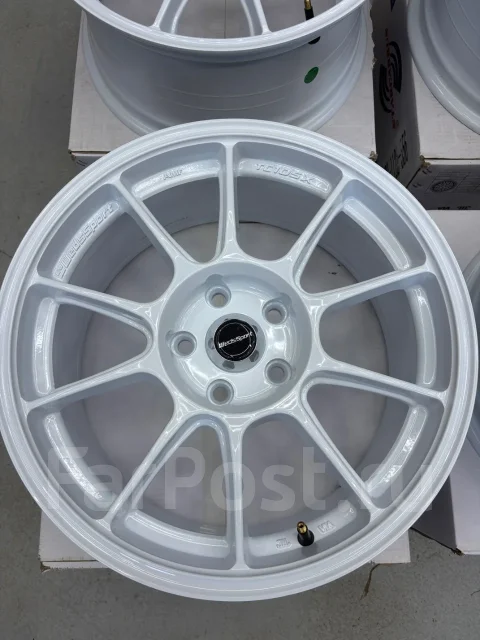 Weds Sport TC105X. 8.0x17", 5x114.3, ET35, �� 73,1���. ����