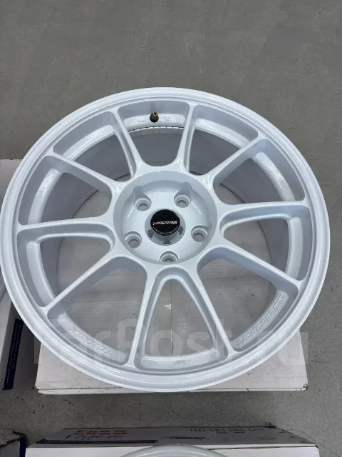 Weds Sport TC105X. 8.0x17", 5x114.3, ET35, �� 73,1���. ����