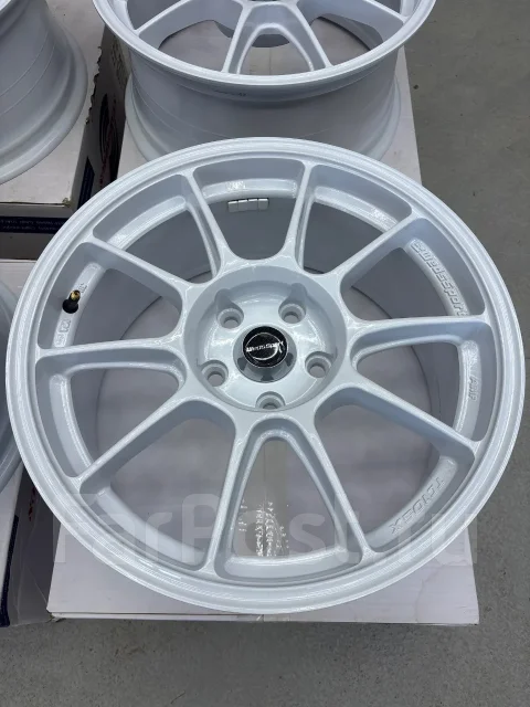 Weds Sport TC105X. 8.0x17", 5x114.3, ET35, �� 73,1���. ����