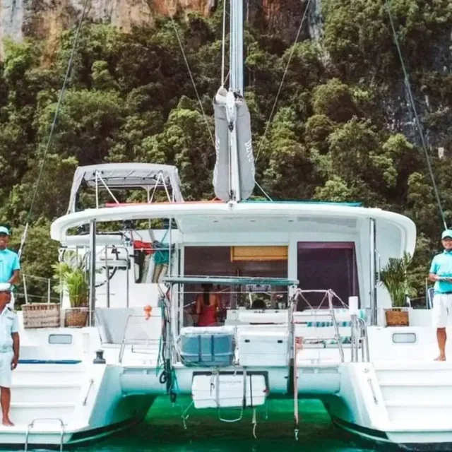 Lagoon 400. ����� 11,97��., 2012 ���. ��� ����� �� ������������ ����