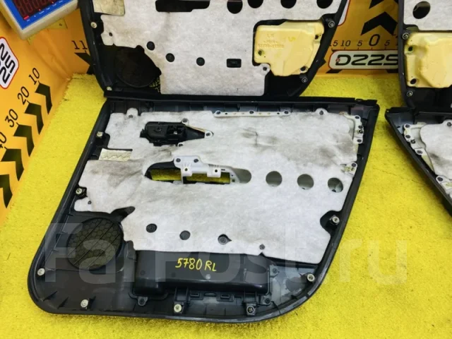 ������� ������ Toyota WISH 2012 6761068230 ZGE20W 2Zrfae 6761068230 ����