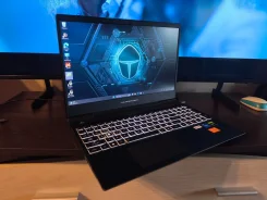 Thunderobot. 15.6", ��� 16 ��, ���� 1 000���, WiFi: 1, Bluetooth: 1 ����