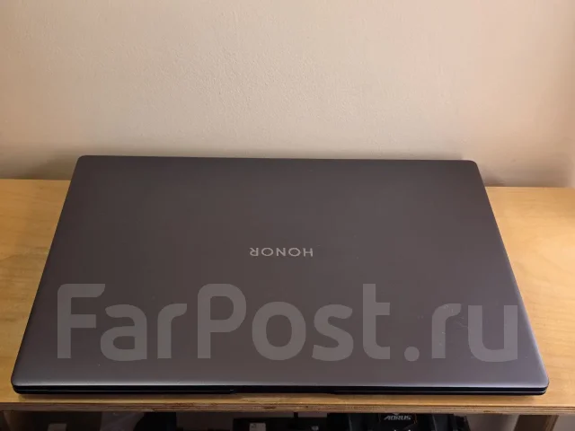 Honor MagicBook X 16. 16", 2����, ��� 16 ��, ���� 512���, WiFi: 1, Bluetooth: 1, ����������� �� 7��. ����
