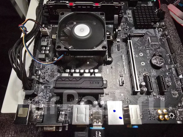 AMD B550 ����