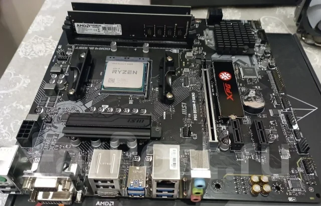 AMD B550 ����