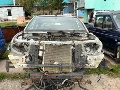 Mitsubishi L200 ����