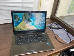 Asus K72F. 17.3", 2,5����, ��� 8 ��, ���� 240���, WiFi: 1, Bluetooth: 1 ����
