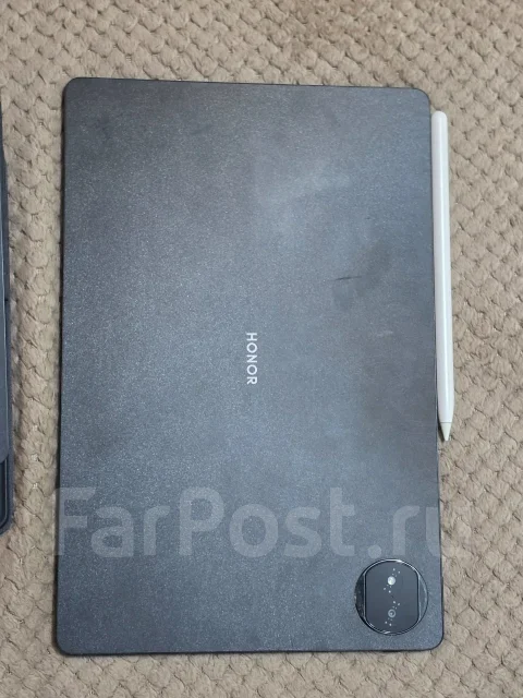 Honor MagicPad 2. 12.3 ������, ������ 256 �� ����