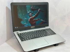Asus. 15.6", 1,9����, ��� 8 ��, ���� 500���, WiFi: 1, Bluetooth: 1, ����������� �� 3��. ����