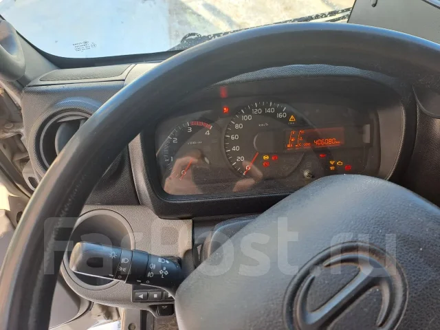 Hino 300 ����