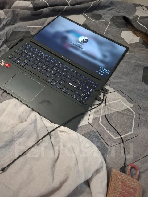 Asus VivoBook Go 15. WiFi: 1, Bluetooth: 1 ����