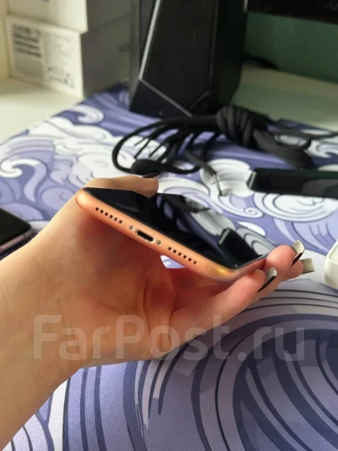 Apple iPhone Xr. �/�, 128 ��, �������, 3G, 4G LTE, ������� �������, ������������ ������� ����