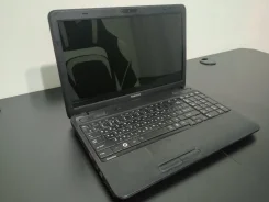 Toshiba Satellite. 15.6", 1,6����, ��� 8 ��, ���� 500���, WiFi: 1, ����������� �� 12��. ����