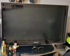 Samsung LE32D450G1W ����