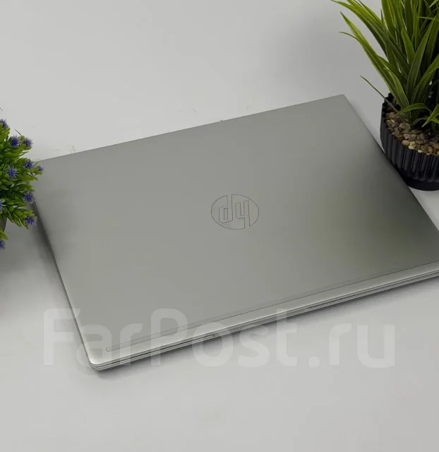 HP. 14", 2,4����, ��� 8 ��, ���� 256���, WiFi: 1, Bluetooth: 1, ����������� �� 8��. ����