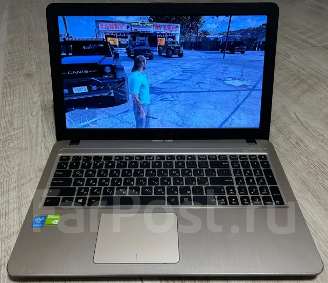 Asus. 15.6", 2,7����, ��� 8 ��, ���� 256���, WiFi: 1, Bluetooth: 1, ����������� �� 4��. ����