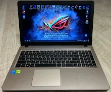 Asus. 15.6", 2,7����, ��� 8 ��, ���� 256���, WiFi: 1, Bluetooth: 1, ����������� �� 4��. ����