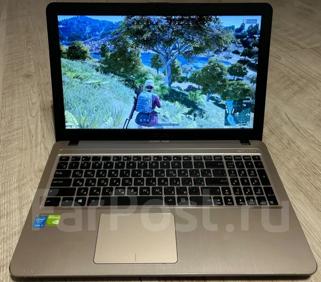 Asus. 15.6", 2,7����, ��� 8 ��, ���� 256���, WiFi: 1, Bluetooth: 1, ����������� �� 4��. ����