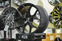 Vossen HF-5. 8.5/9.5x19", 5x112, ET35/38, �� 73,1���. ����