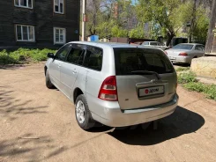 Toyota Corolla Fielder ����