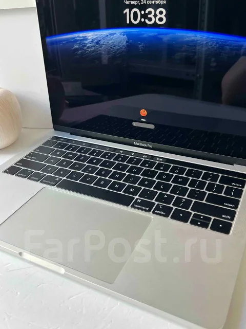 Apple MacBook Pro 13 2019 Mid. 13.3", ��� 16 ��, ���� 256���, WiFi: 1, Bluetooth: 1, ����������� �� 12��. ����