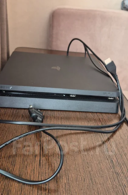 Sony PlayStation 4 Slim ����