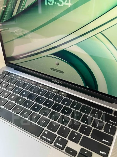 Apple MacBook Pro 13 2020 Late. 13.3", ��� 16 ��, ���� 512���, WiFi: 1, Bluetooth: 1, ����������� �� 12��. ����
