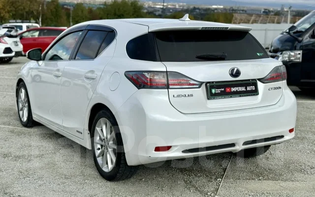 Lexus CT200h. �������, ��������, 1.8 (99��.�.), ������, 184 000����. �� ����