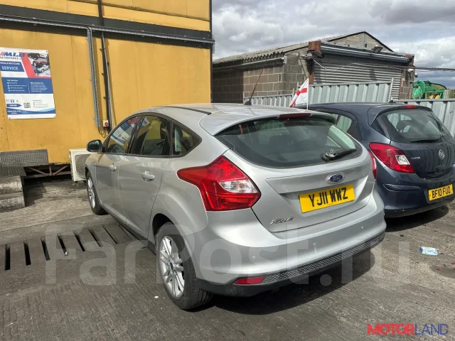 ������� Ford Focus 3 2011-2015 21474870 AV6N11000GB ����