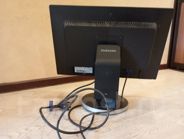 Samsung. 22", ���������� �� (LCD, LED, QLED) ����