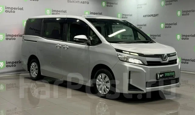 Toyota Voxy. �������, ��������, 2.0 (152��.�.), ������, 55 000����. �� ����