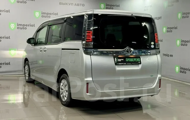 Toyota Voxy. �������, ��������, 2.0 (152��.�.), ������, 55 000����. �� ����