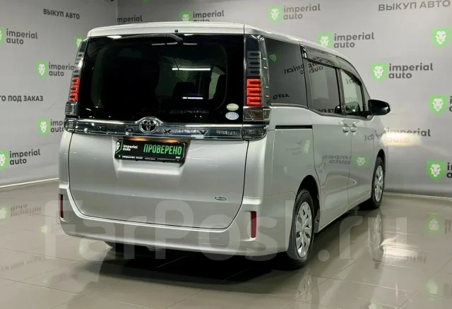 Toyota Voxy. �������, ��������, 2.0 (152��.�.), ������, 55 000����. �� ����