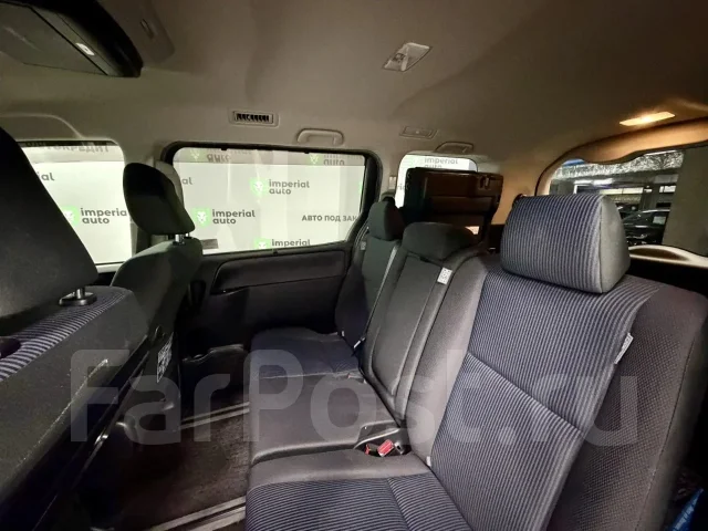 Toyota Voxy. �������, ��������, 2.0 (152��.�.), ������, 55 000����. �� ����