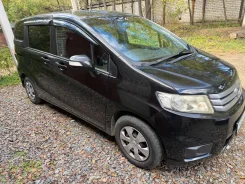 Honda Freed Spike. ��� �������� ����