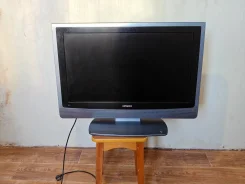 Hitachi. LCD (��) ����