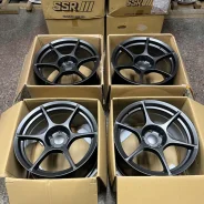 Buddy Club P1. 10.5x18", 5x114.3, ET40, �� 73,1���. ����