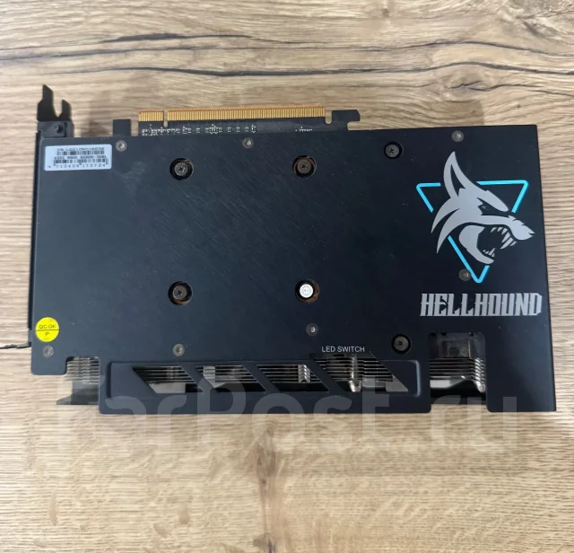 Radeon RX 6600 ����