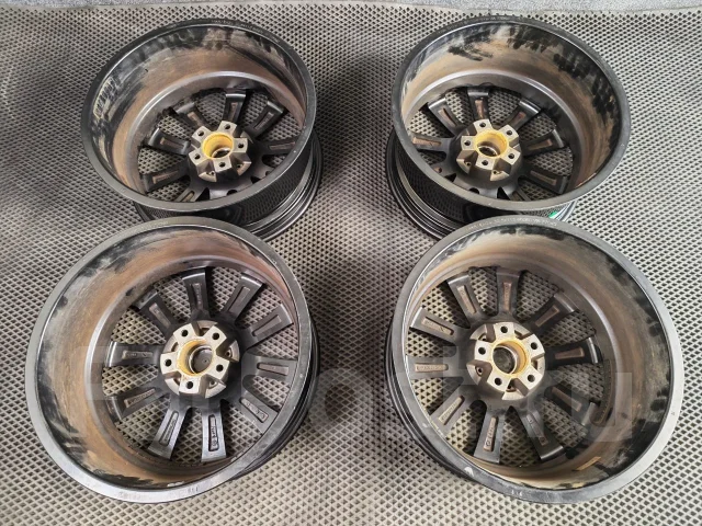 Crimson Team Sparco. 8.0x18", 5x112, ET30, �� 66,6���. ����