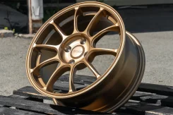 RAYS Volk Racing ZE40. 7.0x16", 4x100, ET38, �� 73,1���. ����