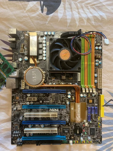 Socket AM2+ ����