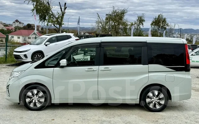 Honda Stepwgn. �������, ��������, 1.5 (150��.�.), ������, 125 000����. �� ����