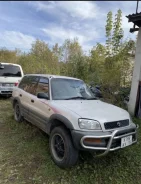 Toyota RAV4 ����