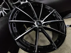 Vorsteiner. 8.0x18", 5x114.3, ET35, �� 73,1���. ����