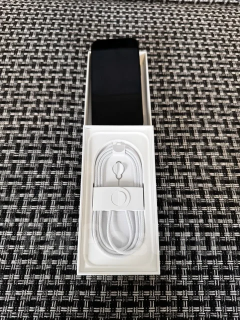 Apple iPhone 16. �/�, 128 ��, ������, 4G LTE, 5G, Dual-SIM, NFC, eSIM, ������� ������� ����