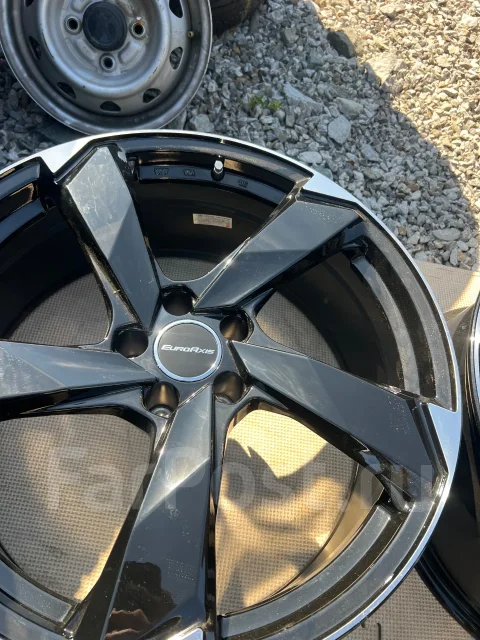 Axis. 8.5x20", 5x112, ET2 ����