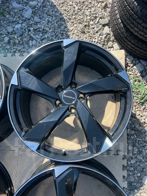Axis. 8.5x20", 5x112, ET2 ����